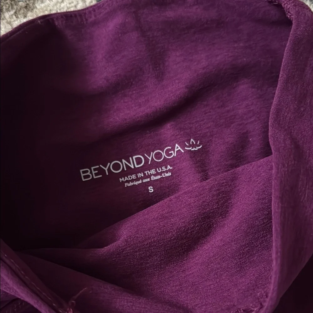 Beyond Yoga Purple Performance Leggings - Picture 2 of 5